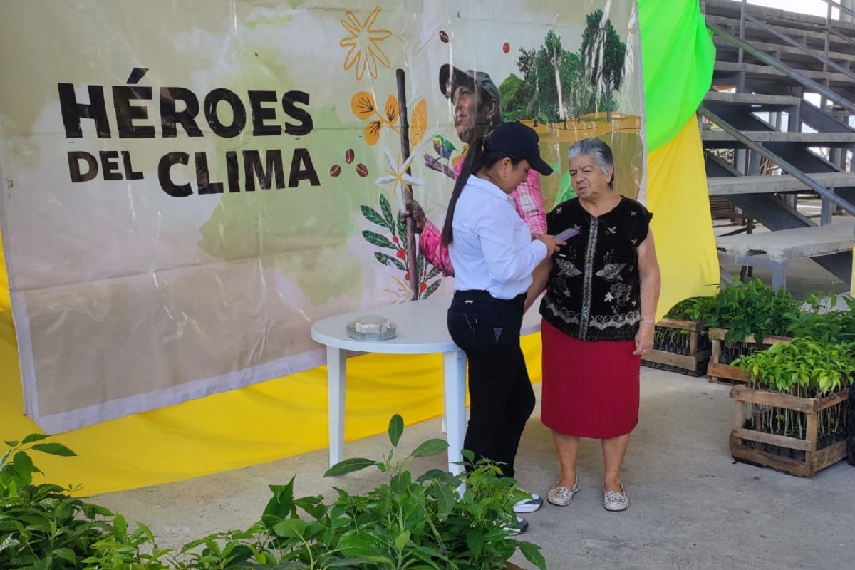 As&oacute;mbrate, aniversario La Sierra