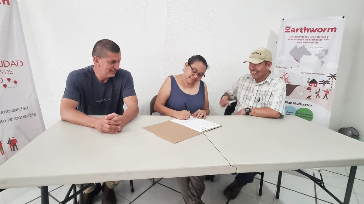 Solidaridad-México-Convenio-Earthworm-Sostenibilidad-Palma-Aceite